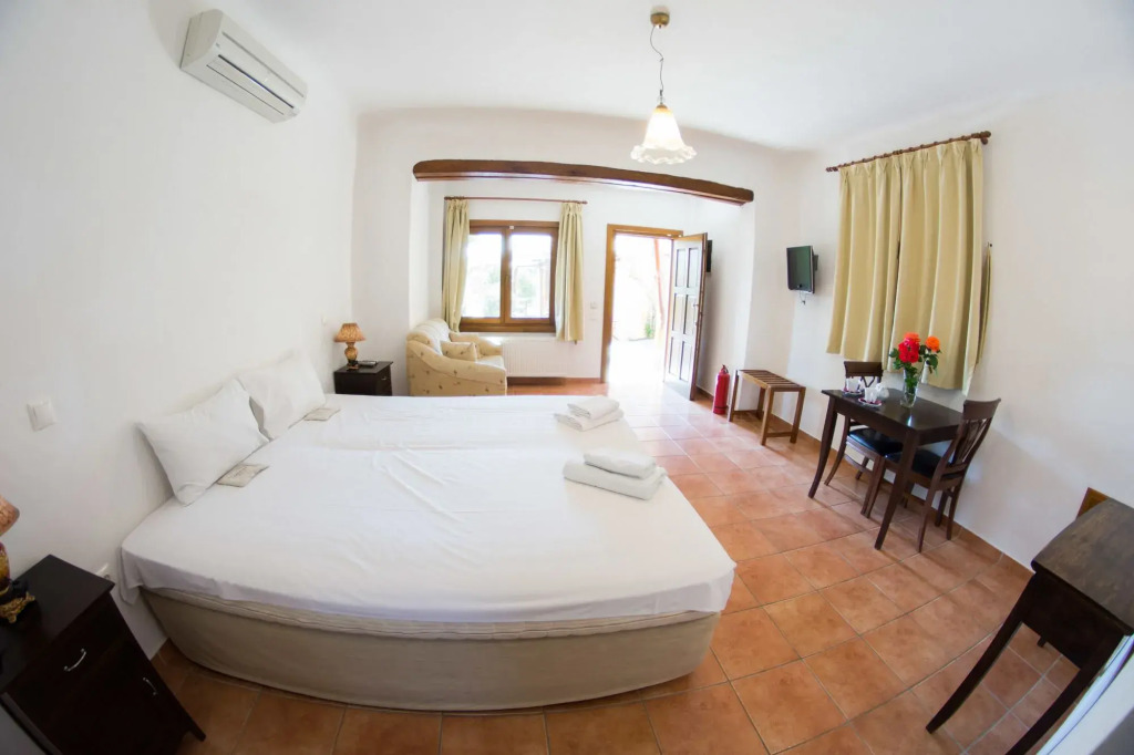 Alkifron Hotel