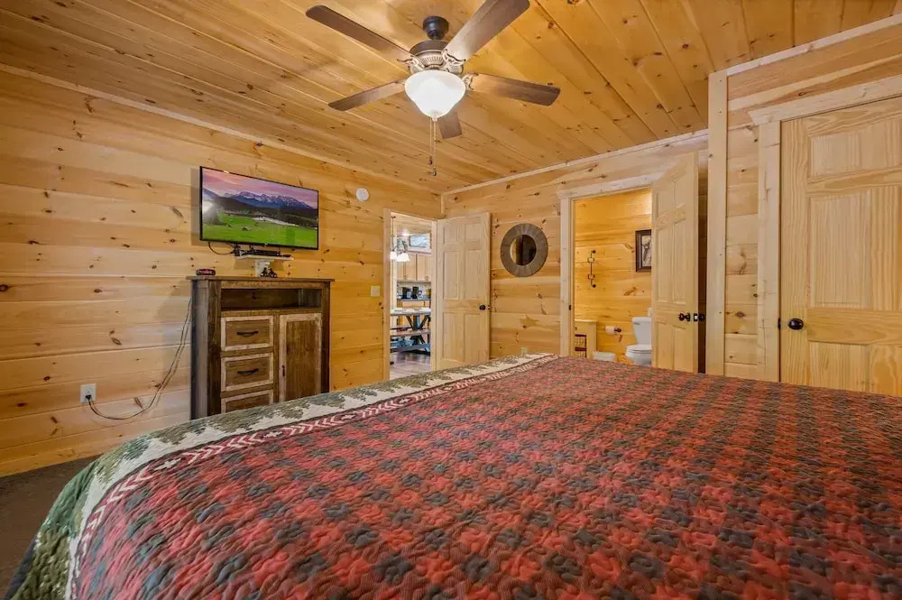 Bear Necessities - 3 Bedrooms, 3 Baths, Sleeps 10 3 Cabin by RedAwning