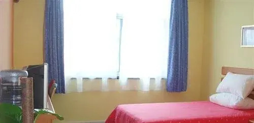 Home Inn Yingbin Avenue