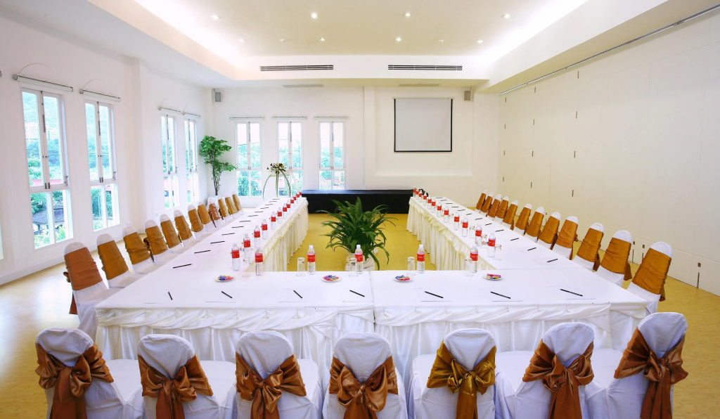 The Old Phuket - Karon Beach Resort