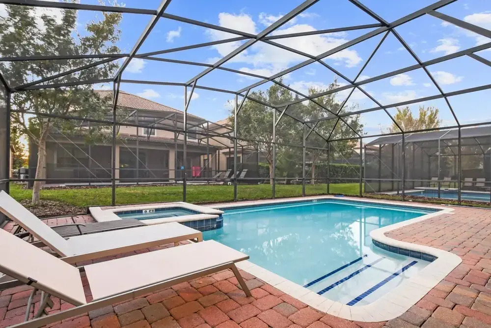 Disney themed, pool, close to parks!