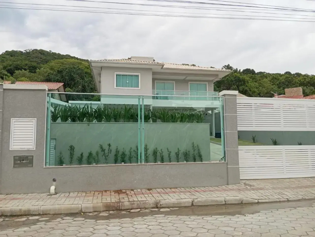 Casa 3 quartos praia de Bombas
