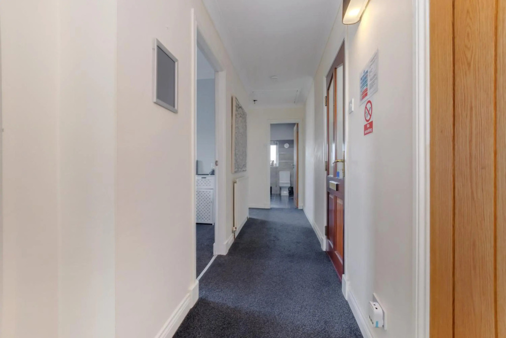 Beautiful 2 to 3 bed apartment with stunning views!