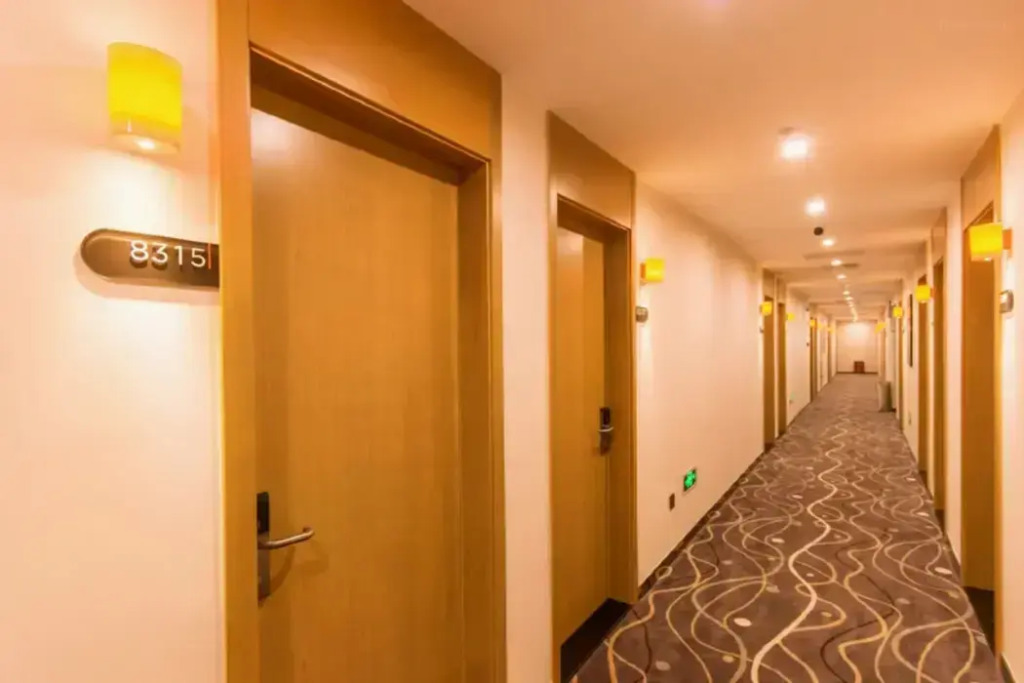 7Days Inn Chain Hotel (Beijing Guomao Sihui East Subway Station)