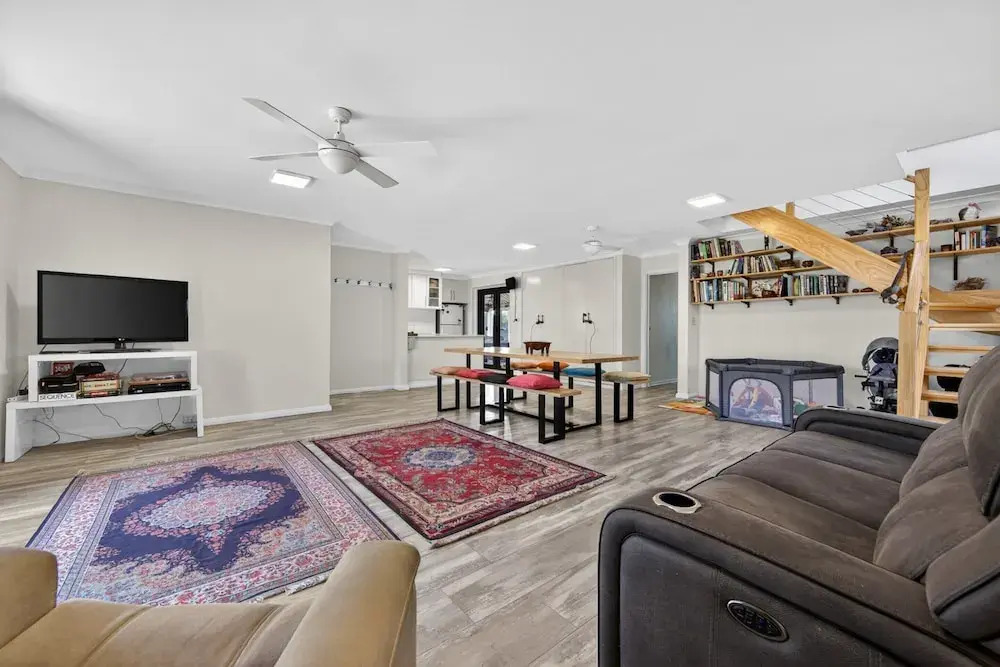 Coastal 2-bed Home With Pool & Spa