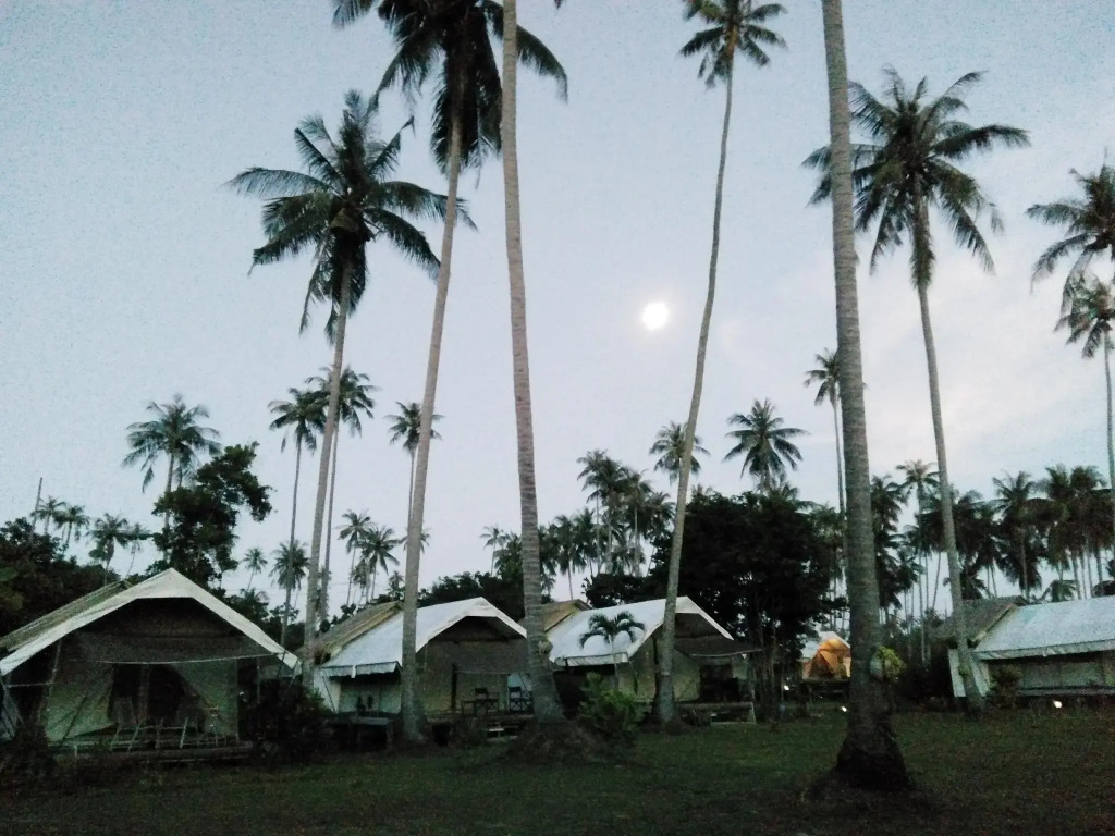 Naivacha Tent Koh Mak