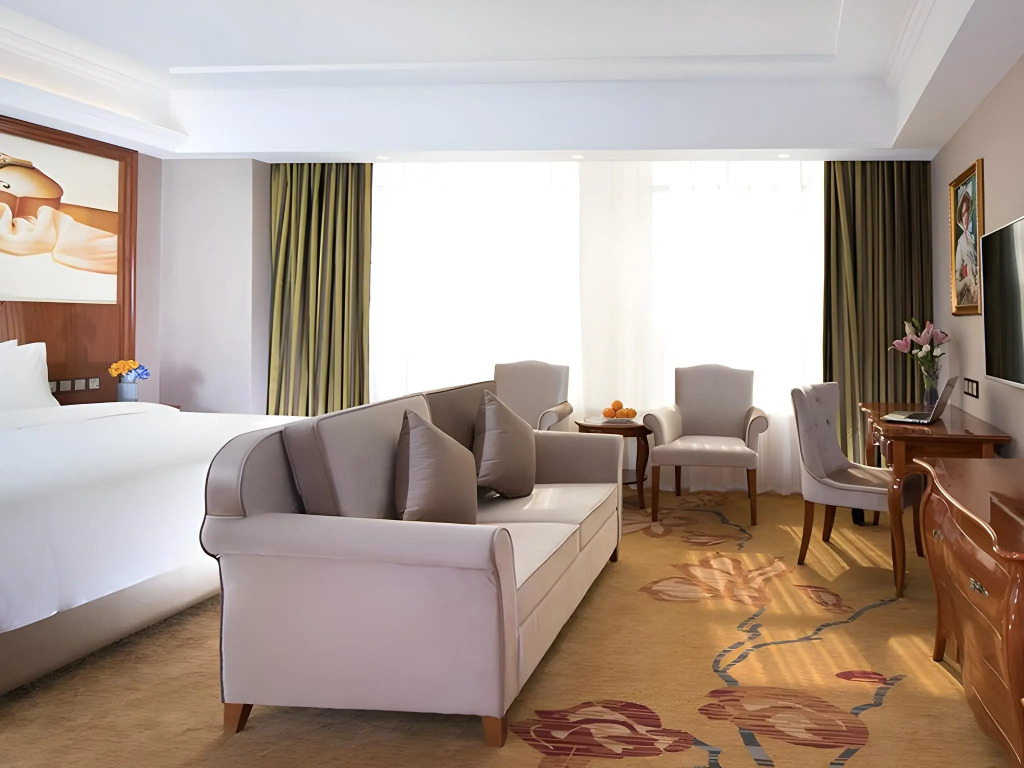 Vienna Hotel (Longmen)