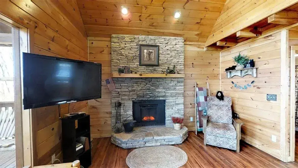 Beary Blessed 2 Bedrooms 2 Bathrooms Cabin by Redawning