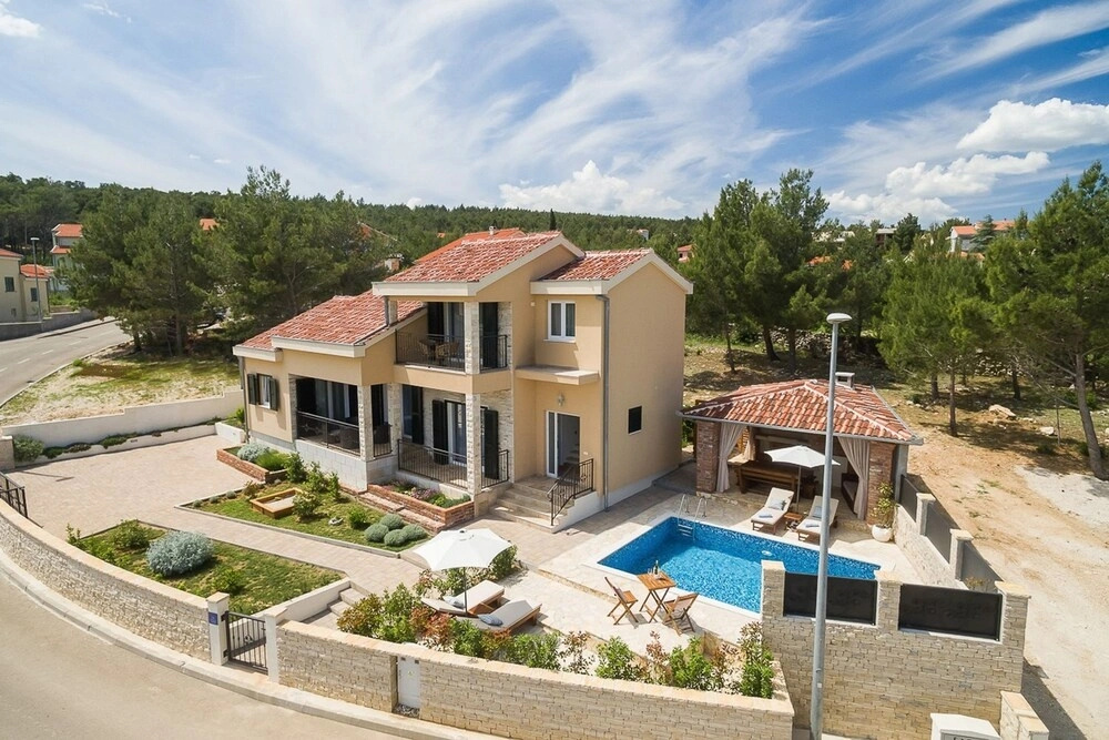 Seafront Villa Noah with heated pool