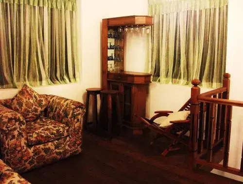 Gal Bangalawa (Rock Bungalow)