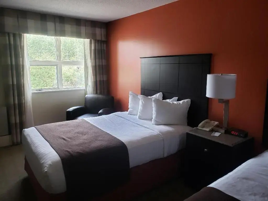AmericInn by Wyndham International Falls
