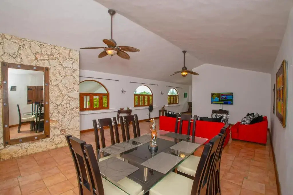 Playa Laguna 65 5 bedroom Villa