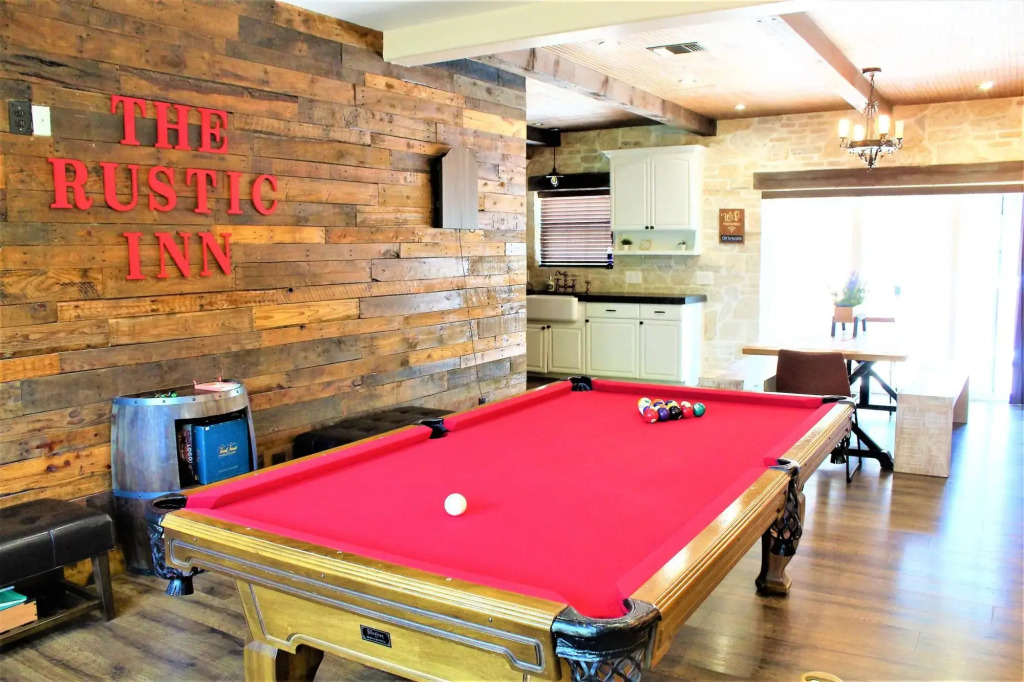 The Rustic Inn- Family Friendly Near Fiesta Texas