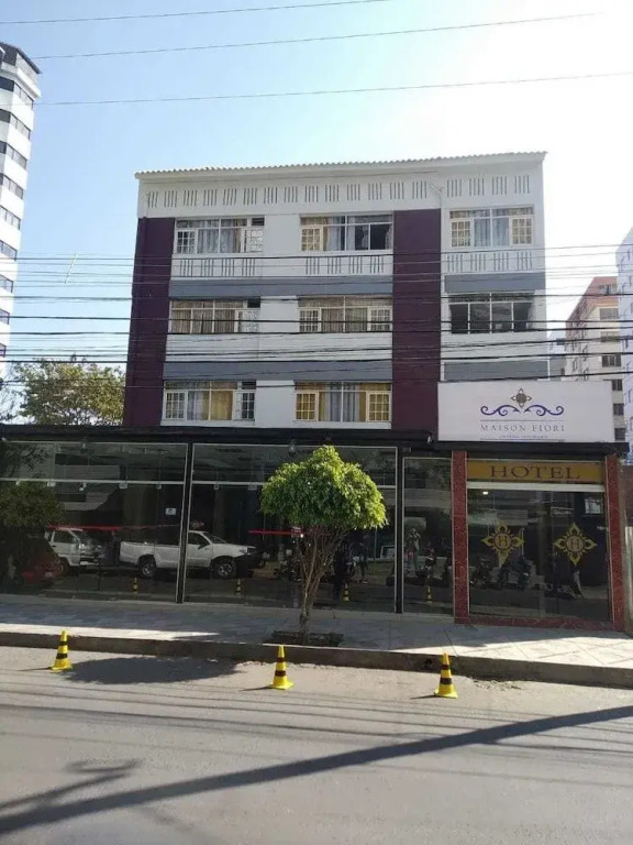 HOTEL MAISON FIORI Plaza Colon