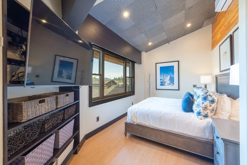 Penthouse Silver Lake Village by Luxury Mountain Destinations