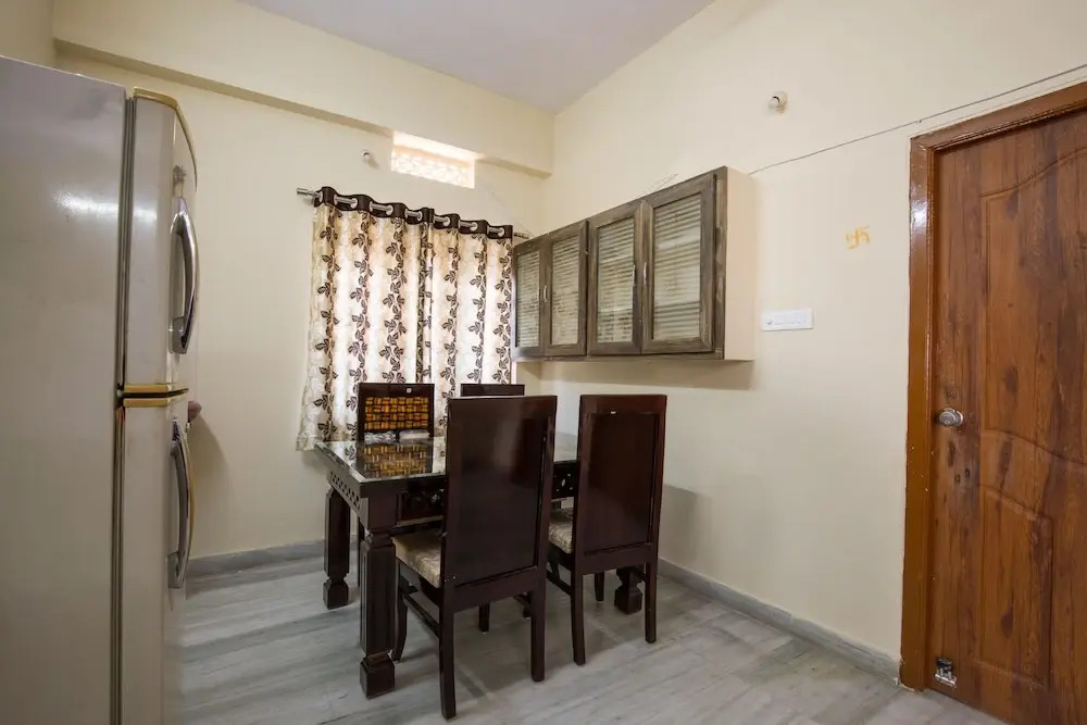 OYO 13550 Hotel Pushpa Grand