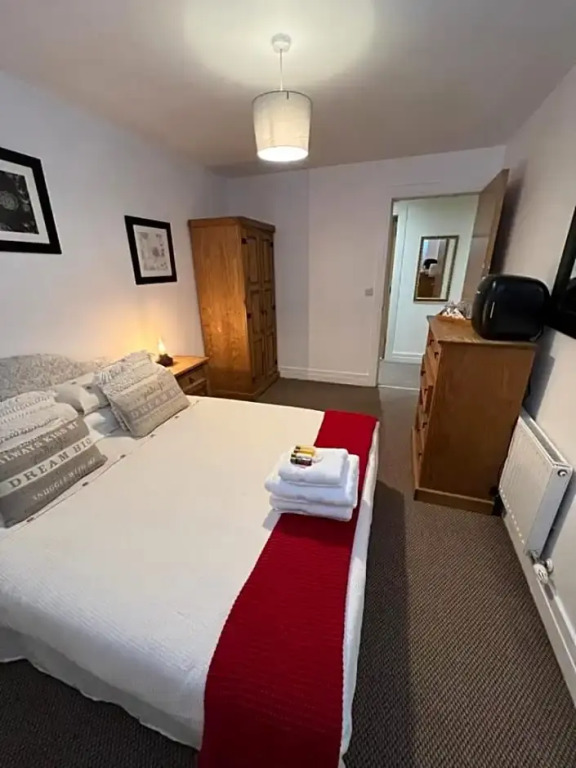 Princes Dock Street Room Only