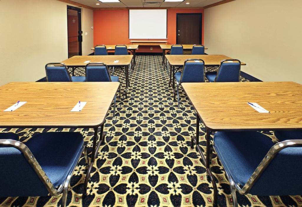 Holiday Inn Express & Suites Fayetteville University of Arkansas Area by IHG