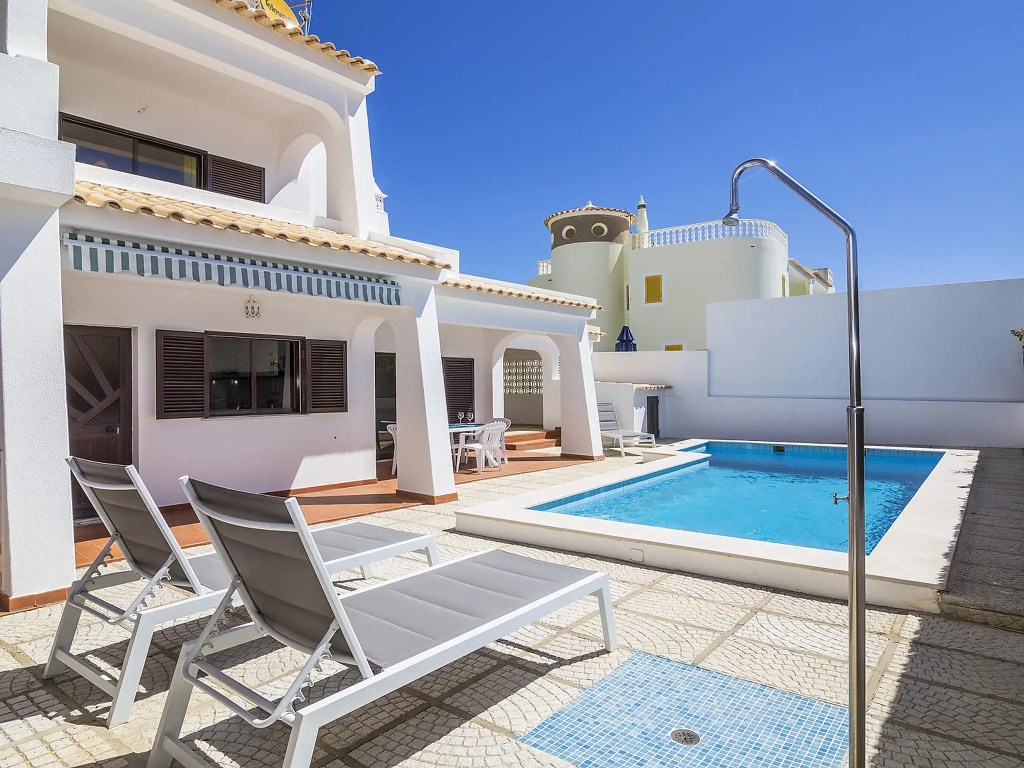 Villa Galé 600m from the beach by Interhome