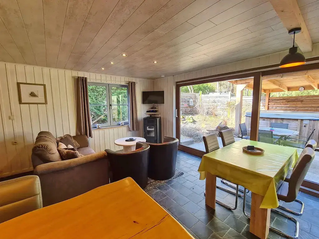 Chalet Near Durbuy With Garden & BBQ