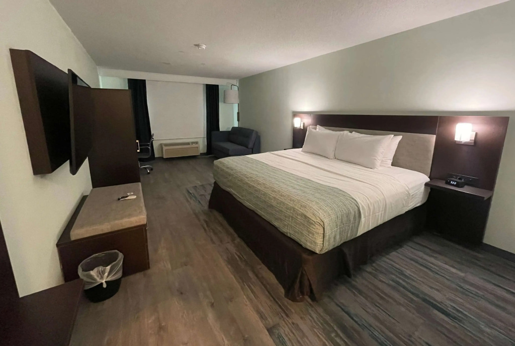 Wingate by Wyndham Waldorf - Washington DC Area