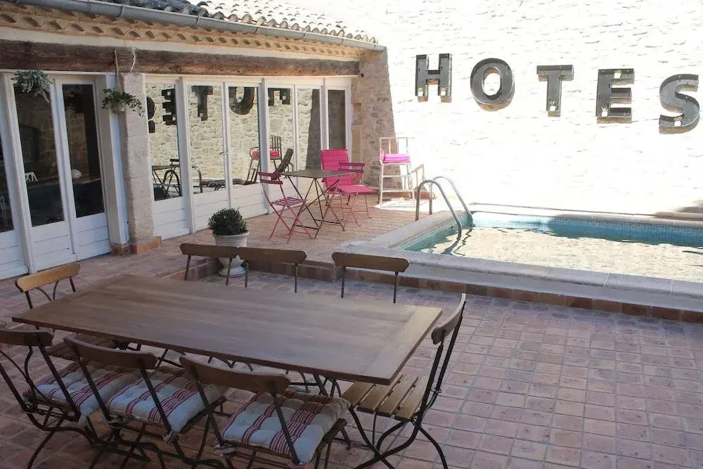 LA DEMEURE Bed and Breakfast
