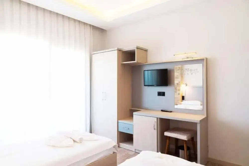 Tone Otel