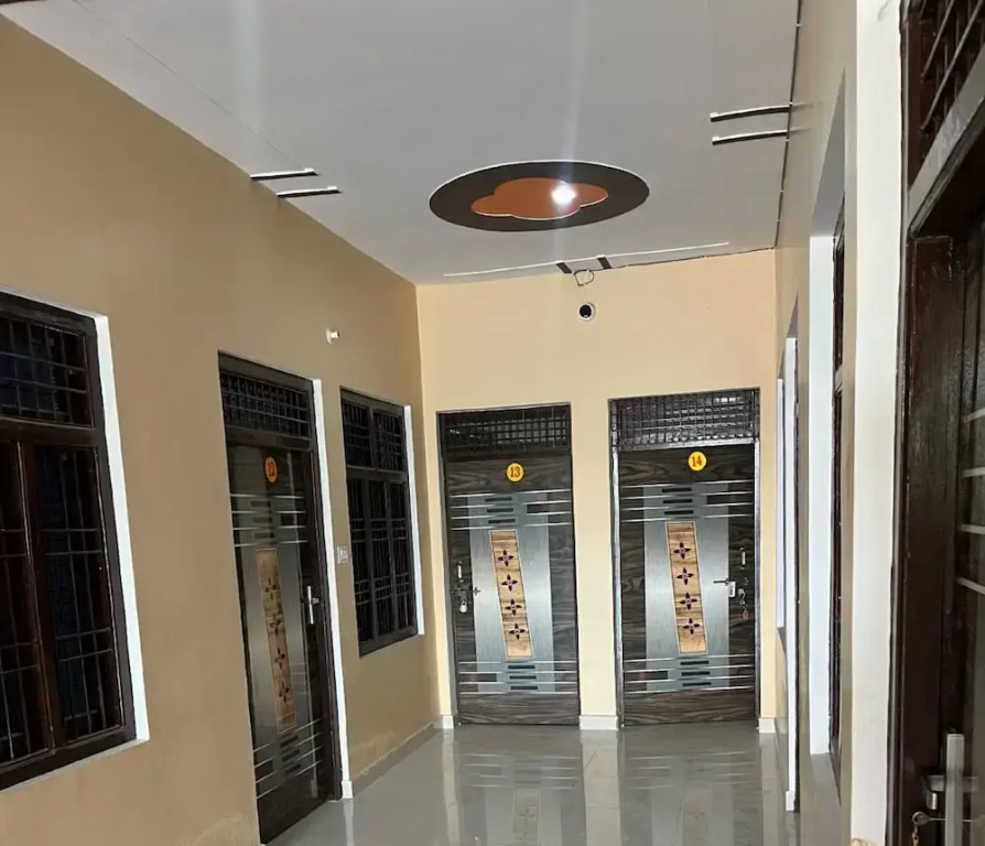 Shree Raj Homestay AC Room