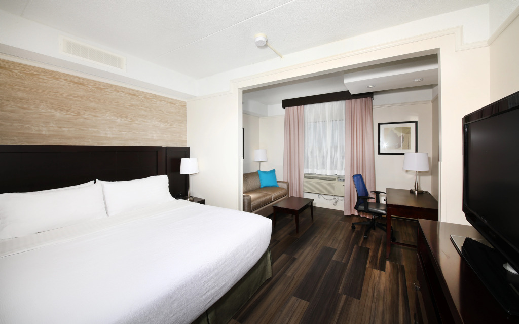 Holiday Inn Windsor - Ambassador Bridge by IHG