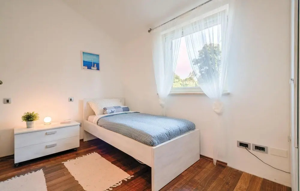 Nice Home in Banjole With Wifi and 2 Bedrooms