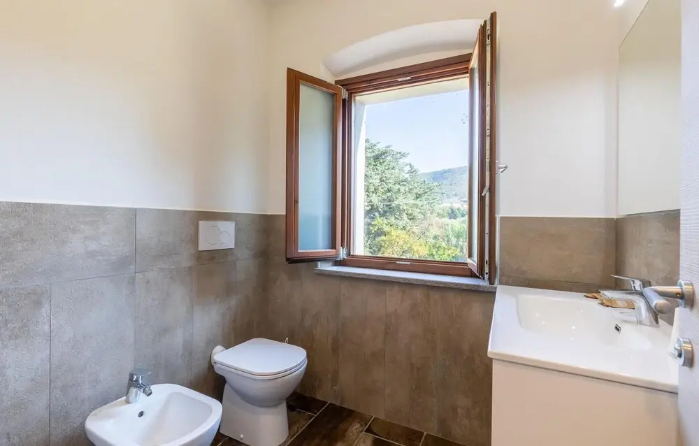 6 Bedroom Cozy Home In Passignano Sul T