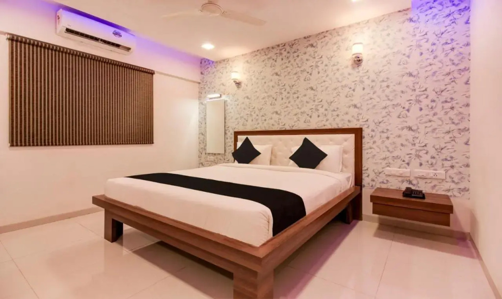 Hotel Vrushali Inn