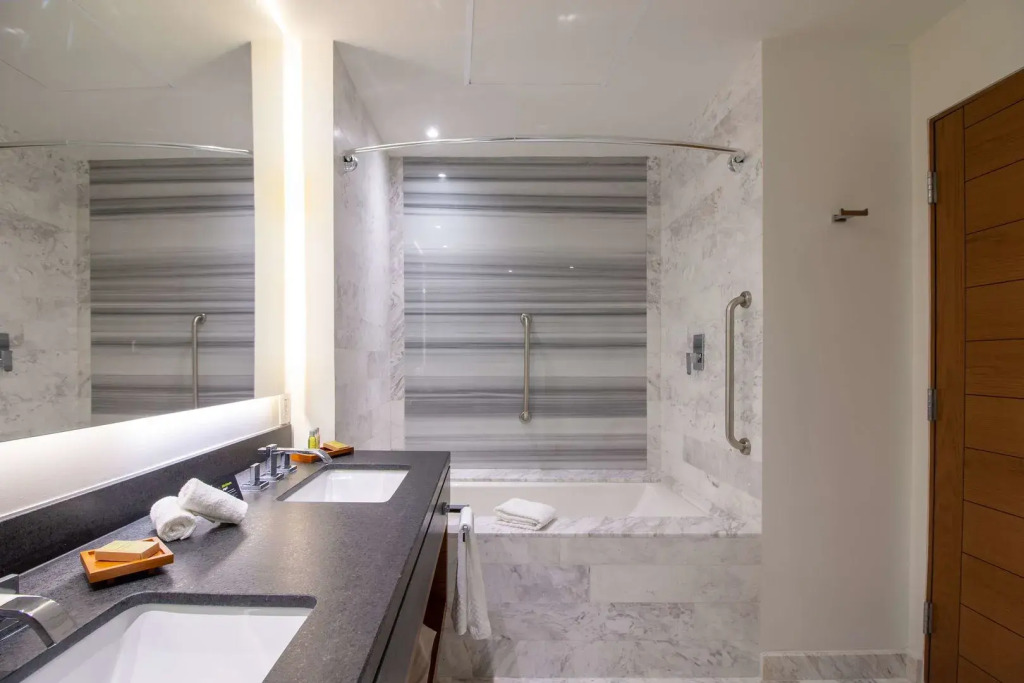 Doubletree By Hilton Celaya
