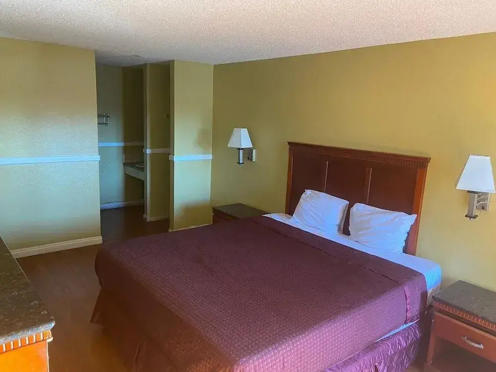 SimpleStay Suites - Downtown San Bernardino