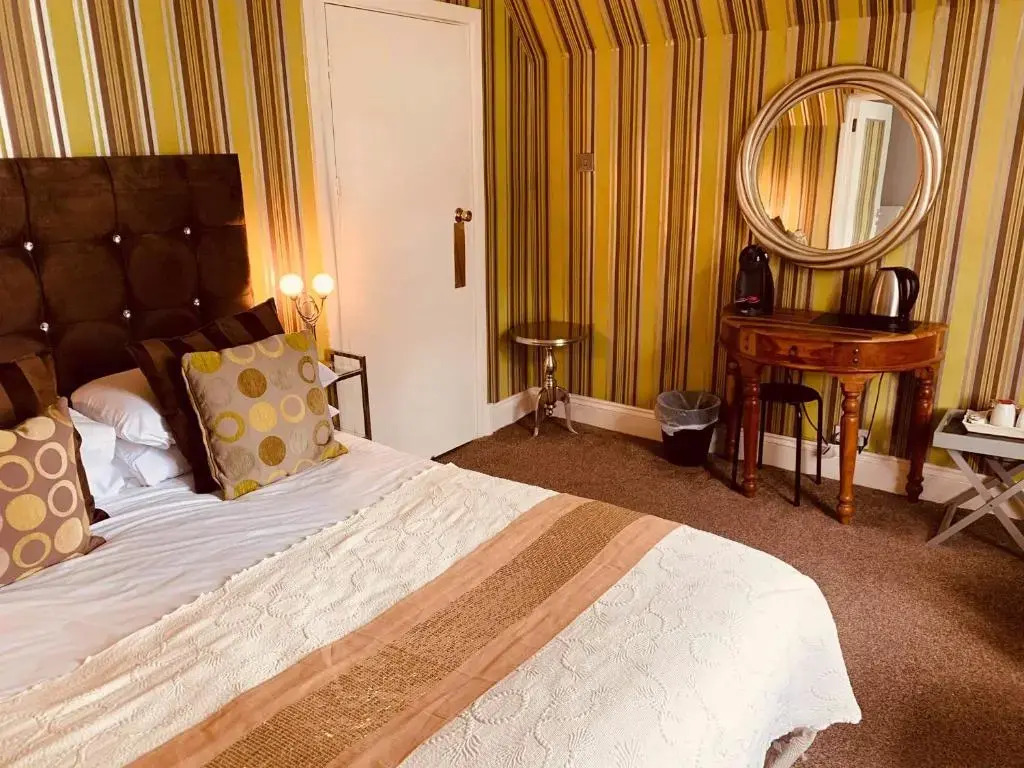 The Hotel Commodore