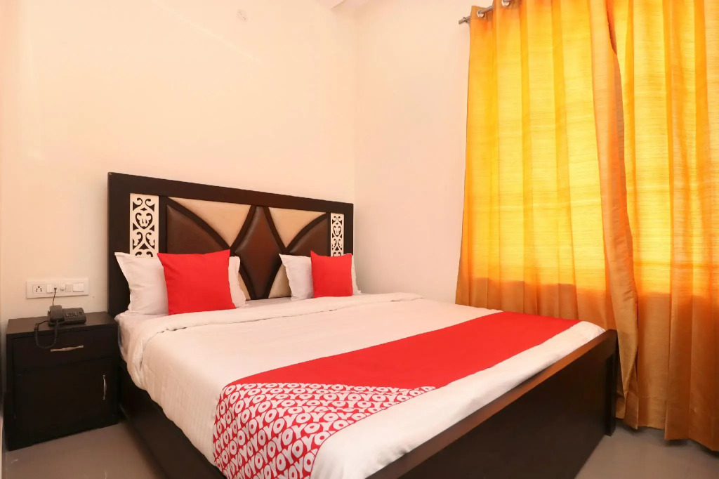 OYO 23235 Hotel Roopmahal & Restaurant