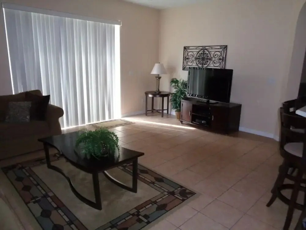 Westhaven 5 bed / 3 Bath