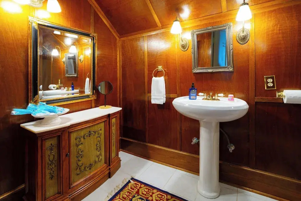 1906 Haus Stay for 13 With Pool-hot Tub