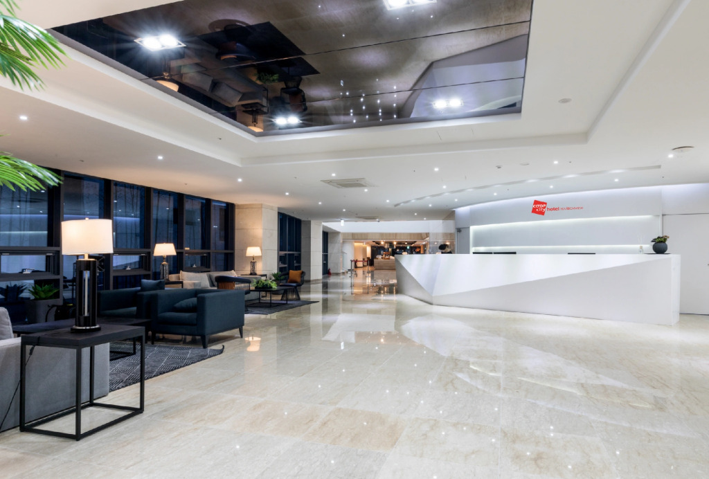 CO-OP City Hotel Harborview