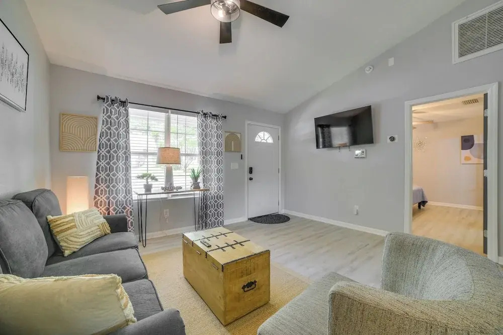 Tallahassee Home w/ Private Deck: 4 Mi to Downtown