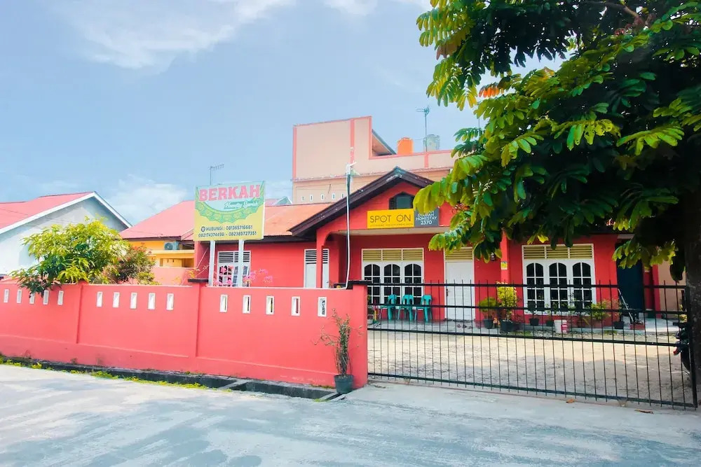 Berkah Homestay Syariah by OYO Rooms