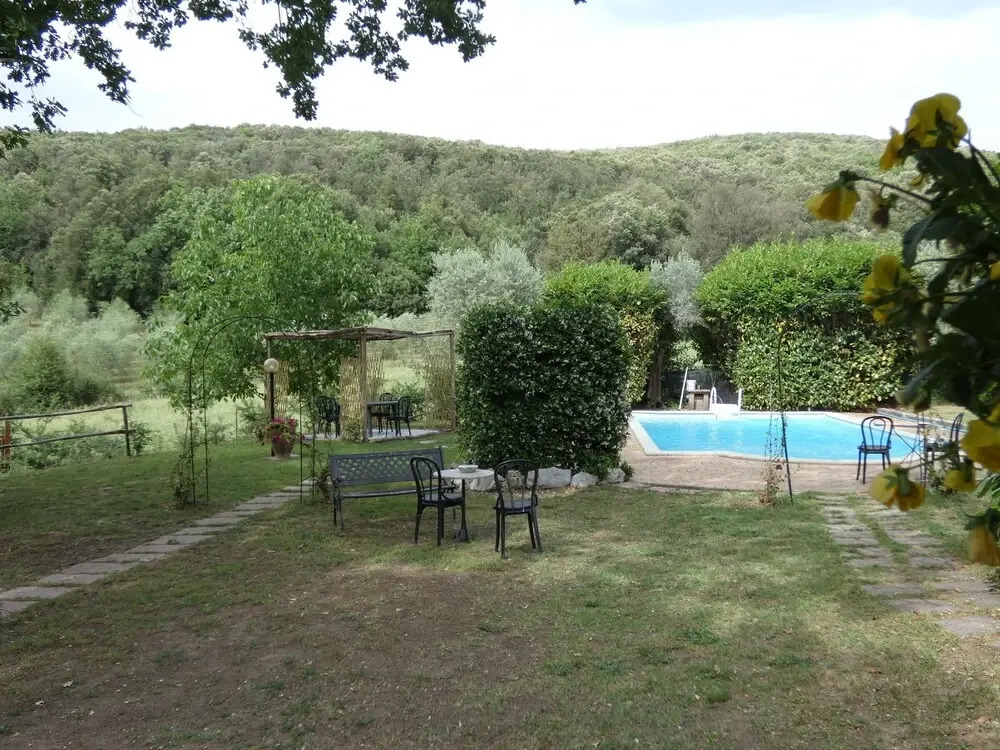 Scappo In Umbria, La Escondida