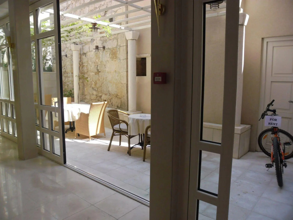 Hotel Croatia