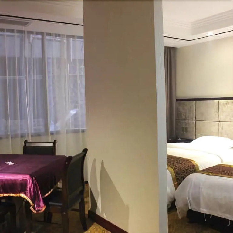 Zun Huang Hotel