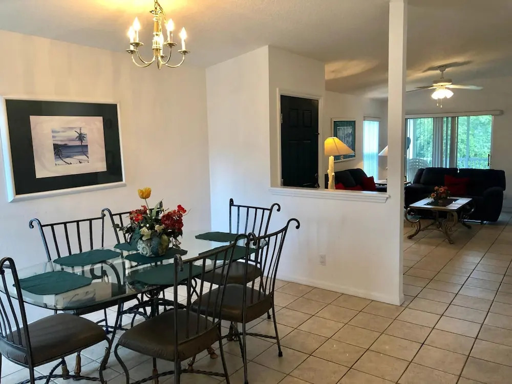 Three Bedroom Condo - 8841 GP - Vusa