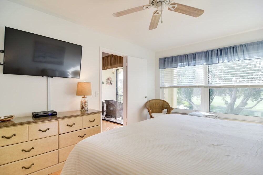 Isla Del Sol Condo ~ 2 Miles to St Pete Beach!