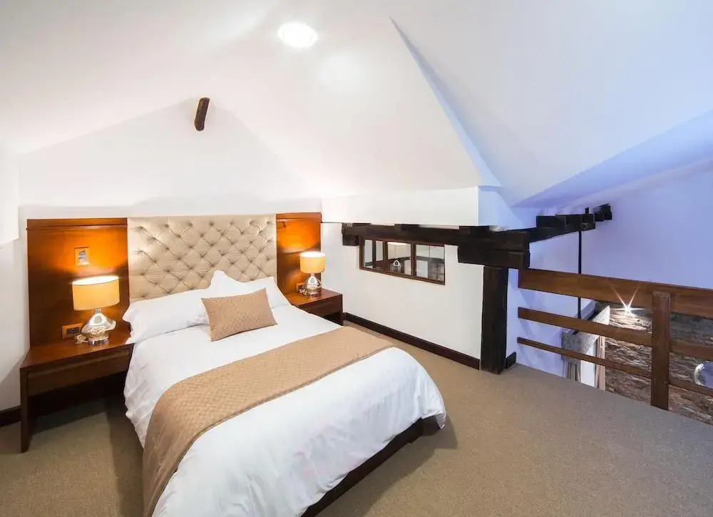 Felicia Hotel & Suites