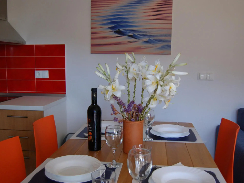 Comfortable Apartment With Roof Terrace and Sea View