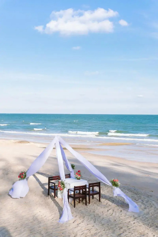 Le Palmier Ho Tram Resort - Beachfront with Private Beach