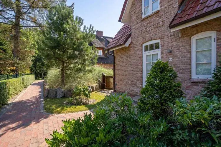 Semi-detached house in a quiet location in the village of St Peter-Ording